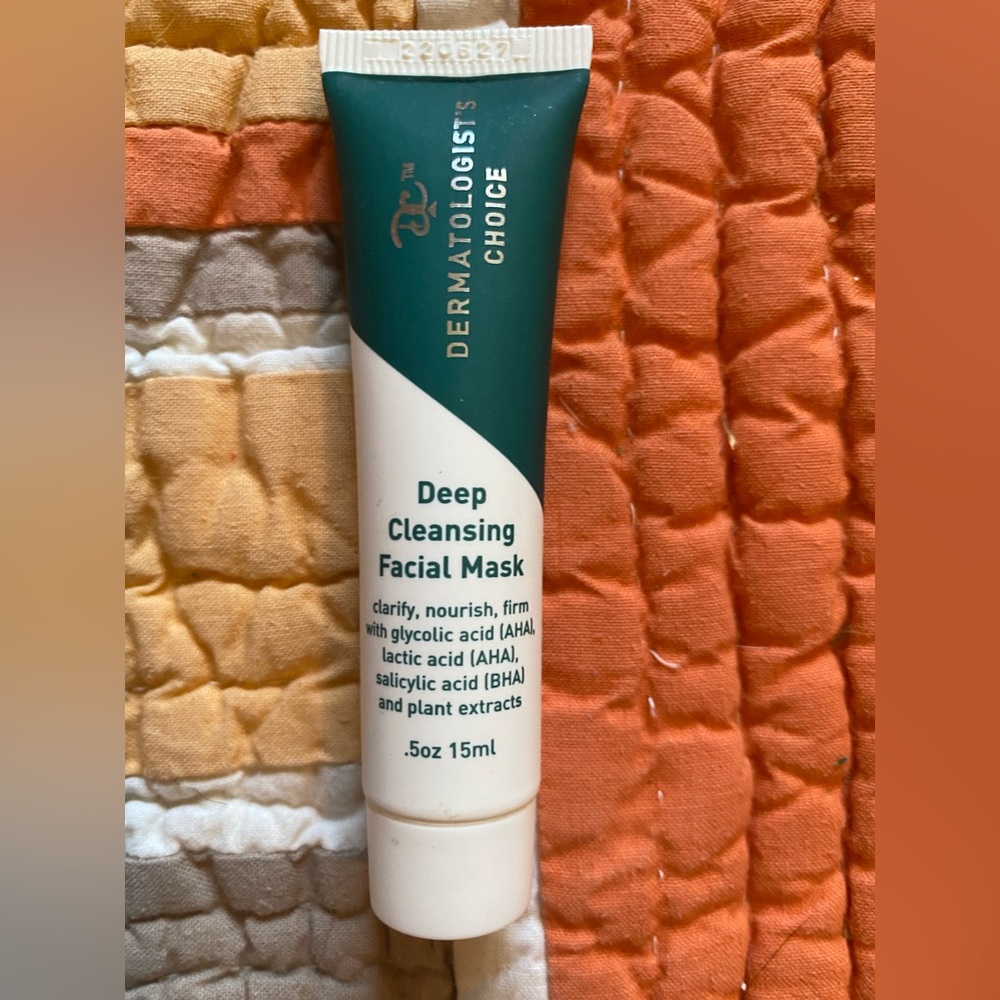 DERMATOLOGISTS CHOICE SKINCARE
Deep Cleansing Facial Mask with AHA and BHA